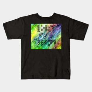 LOVE IS BLIND Kids T-Shirt